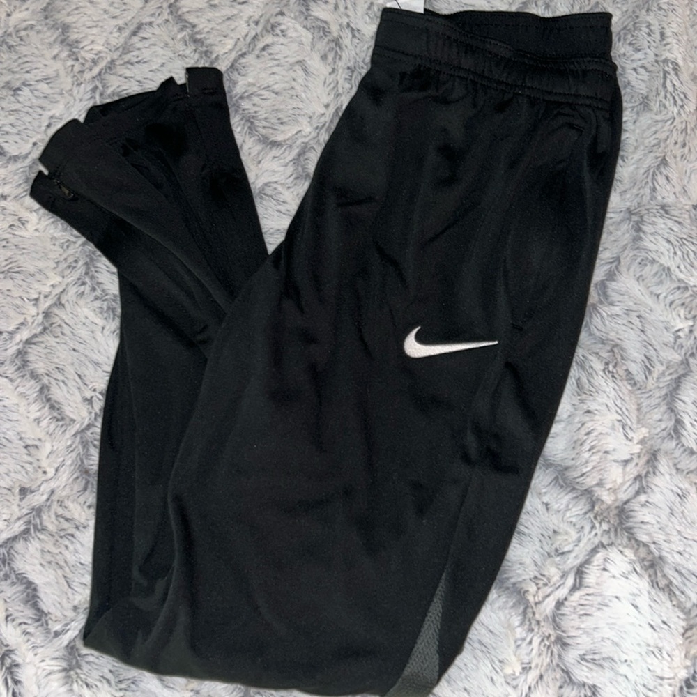 NIKE WOMEN’S MEDIUM SWEATPANTS